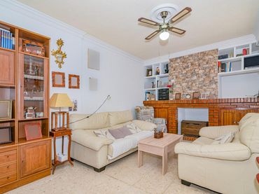Casa pareada con balcón en venta en AGUSTIN MOLINA