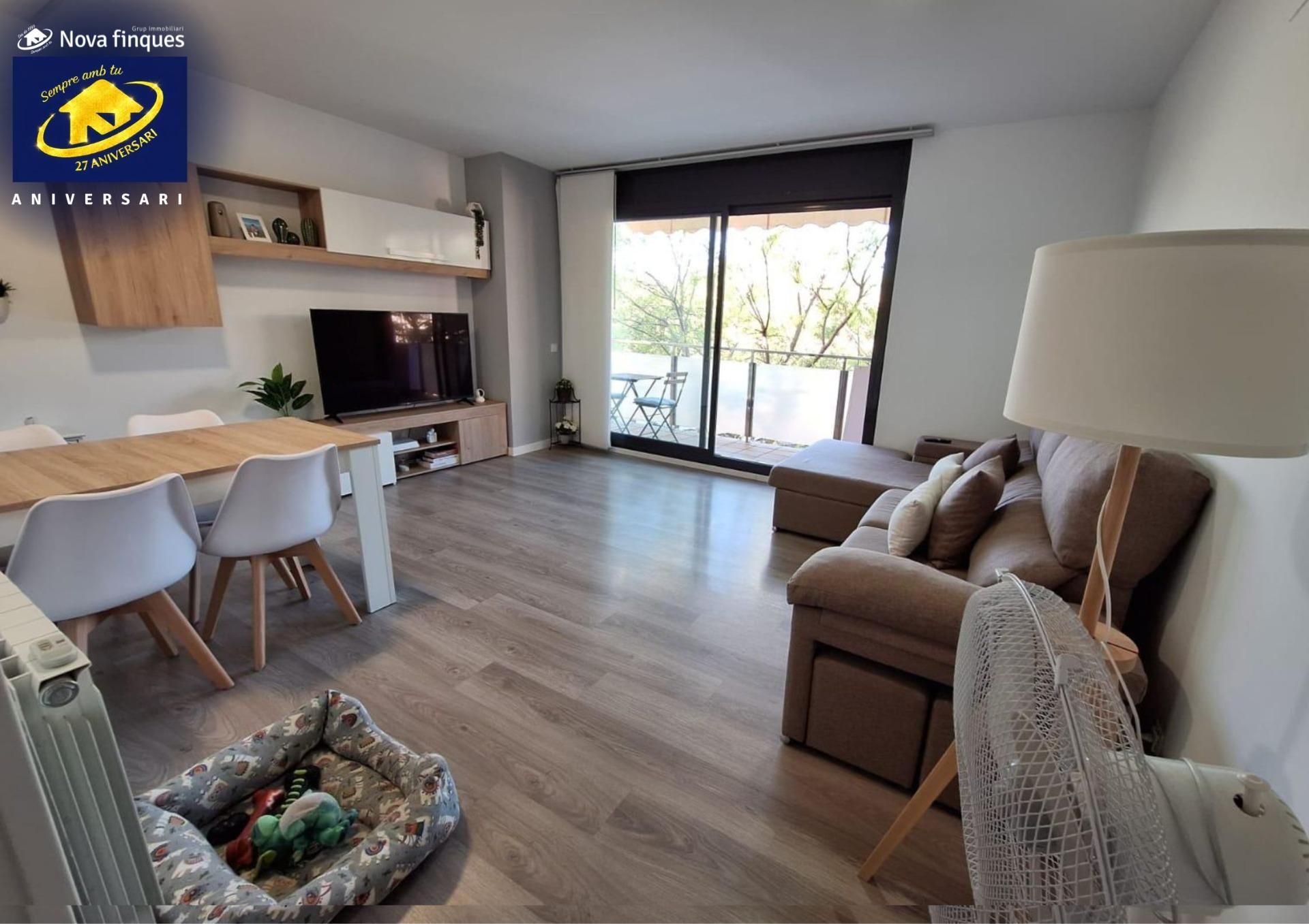 Sala de estar de Piso en venta en Castellar del Vallès con Calefacción, Parquet y Terraza