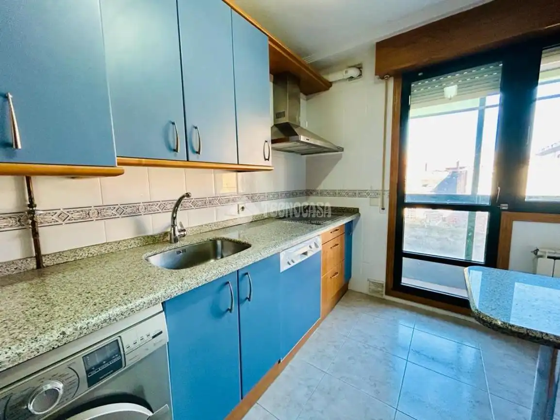 Kitchen of Flat for sale in Laguna de Duero  with Parquet flooring