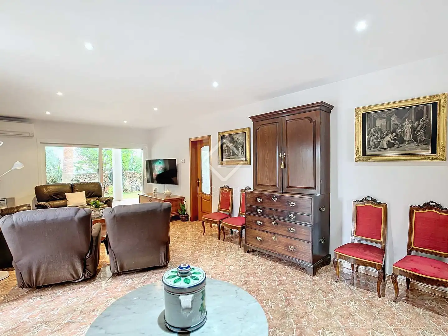 Sala d'estar de Casa o xalet en venda en Ciutadella de Menorca amb Aire condicionat, Calefacció i Jardí privat