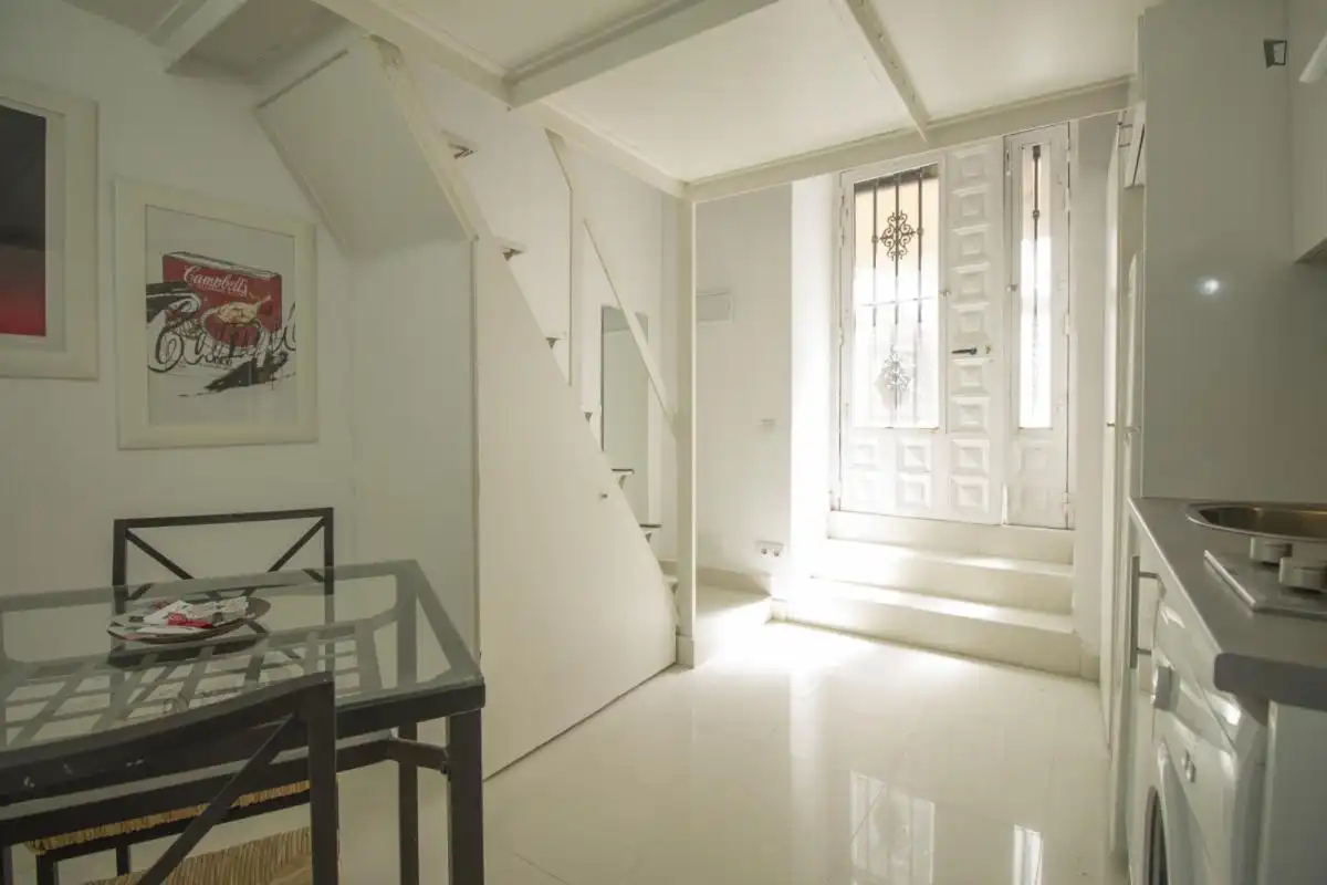 Study for rent in Bellas Vistas
