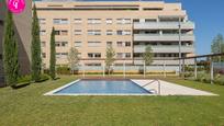 Swimming pool of Flat for sale in Salt  with Air Conditioner, Heating and Balcony