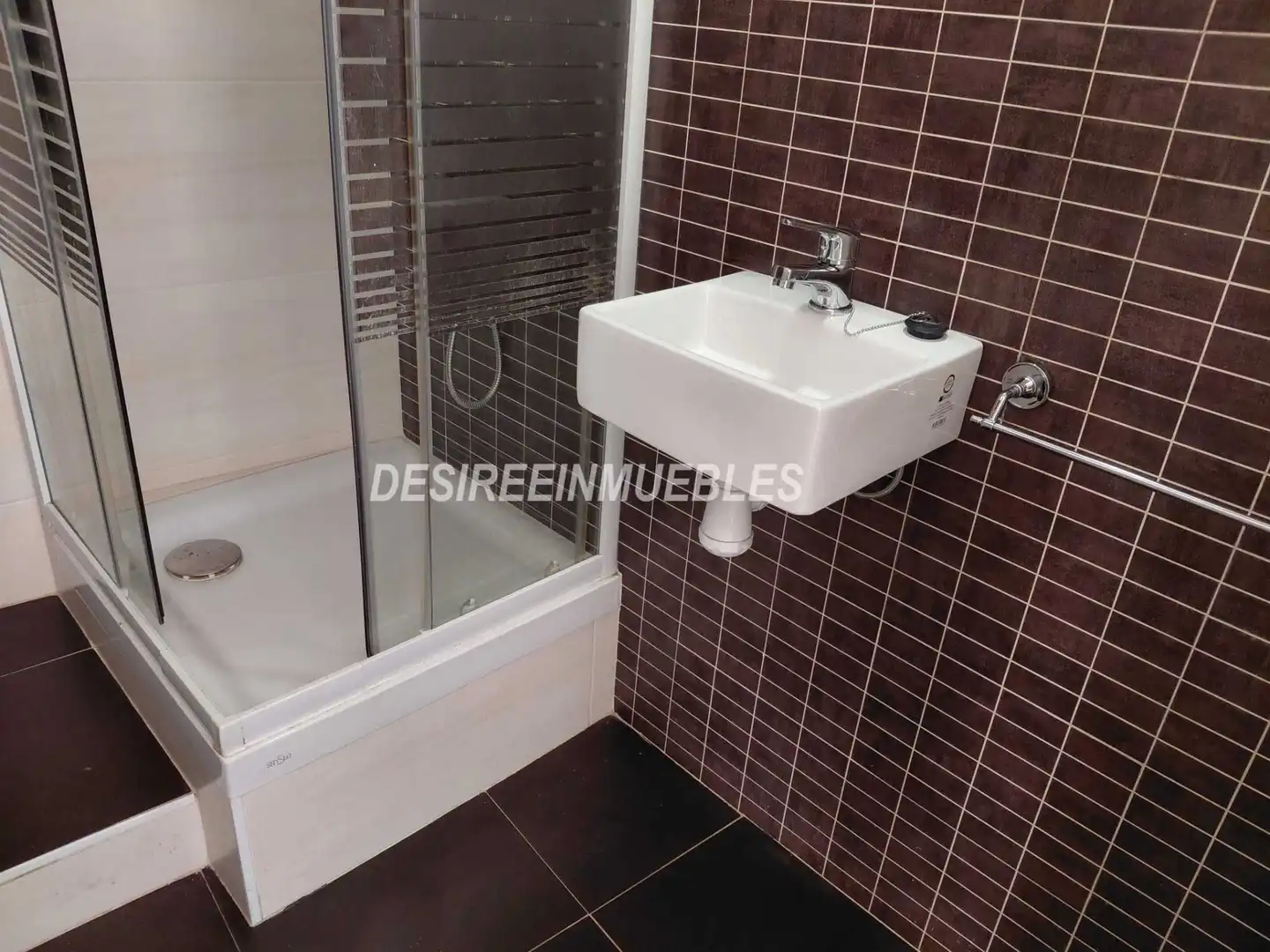 Baño de Oficina de alquiler en Valencia con Aire acondicionado, Calefacción y Terraza