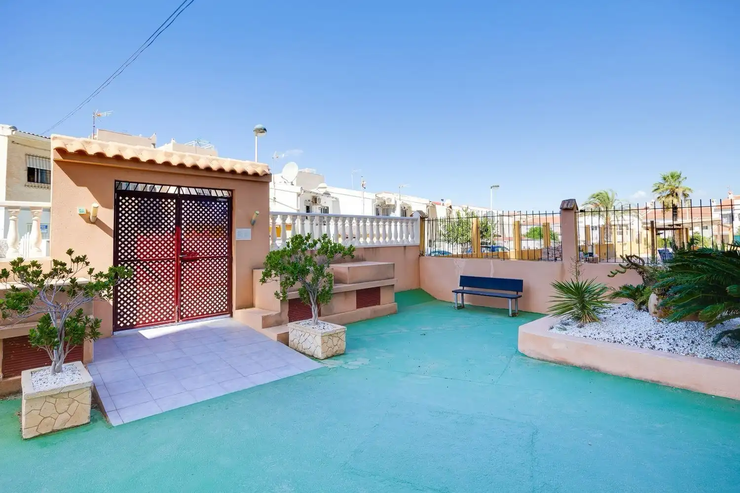 Terraza de Apartamento de alquiler en Torrevieja con Amueblado, Lavadora y Microondas