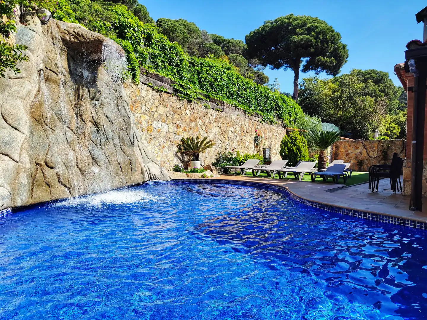 Detached house with pool for sale in Canyelles