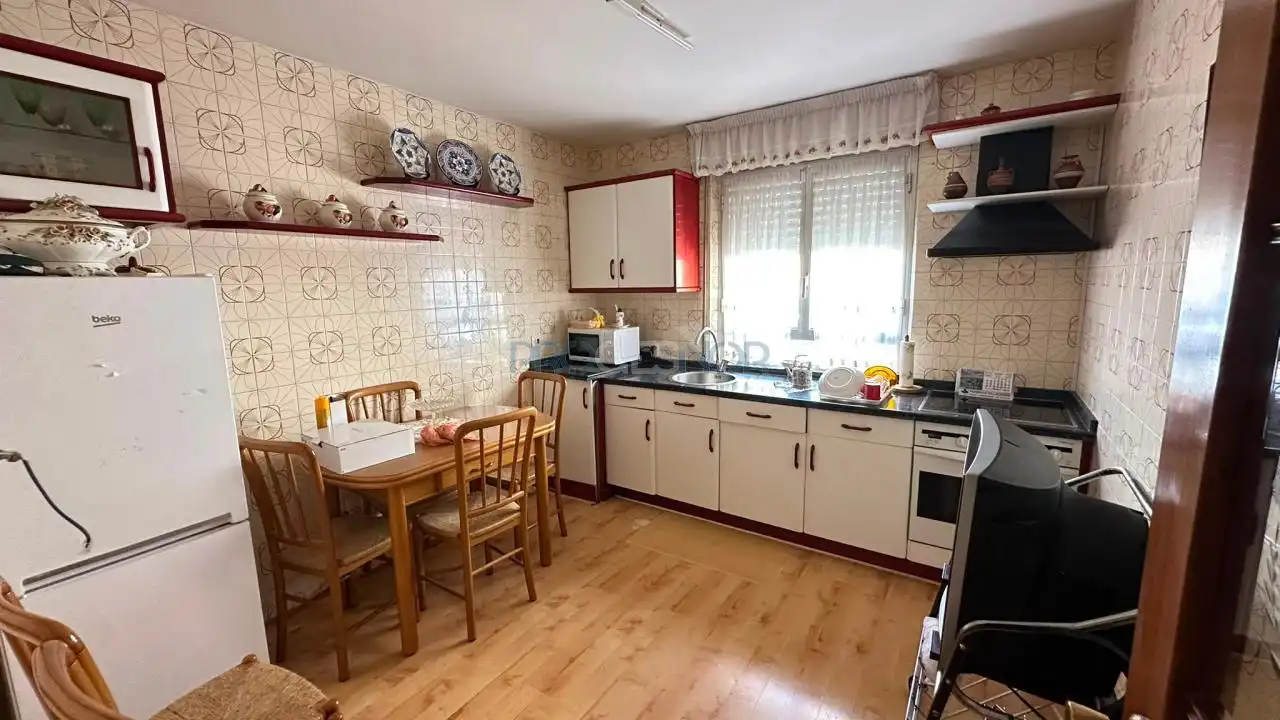 Kitchen of Houses for sale in Santovenia de la Valdoncina  with Heating and Private garden