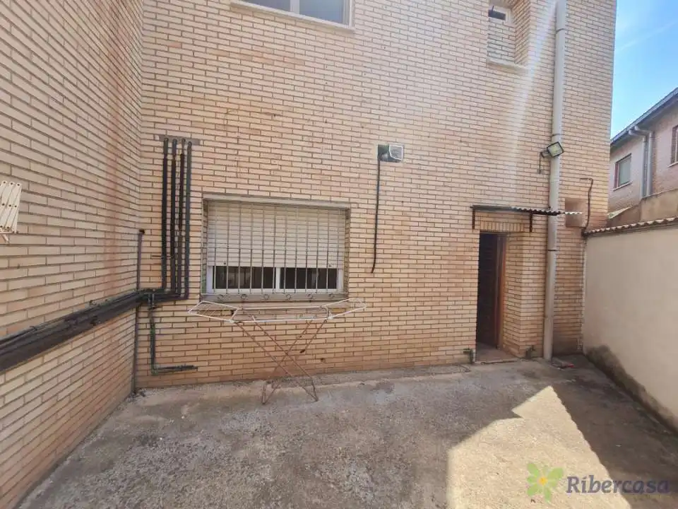Vista exterior de Casa adosada en venda en Ribaforada amb Aire condicionat, Calefacció i Terrassa