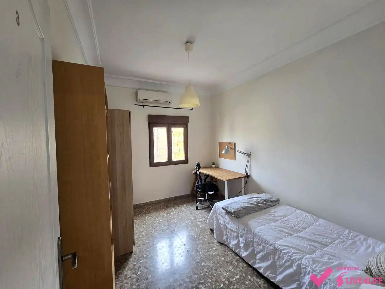 Bedroom of Flat for rent in Sevilla  with Air Conditioner, Terrace and Furnished