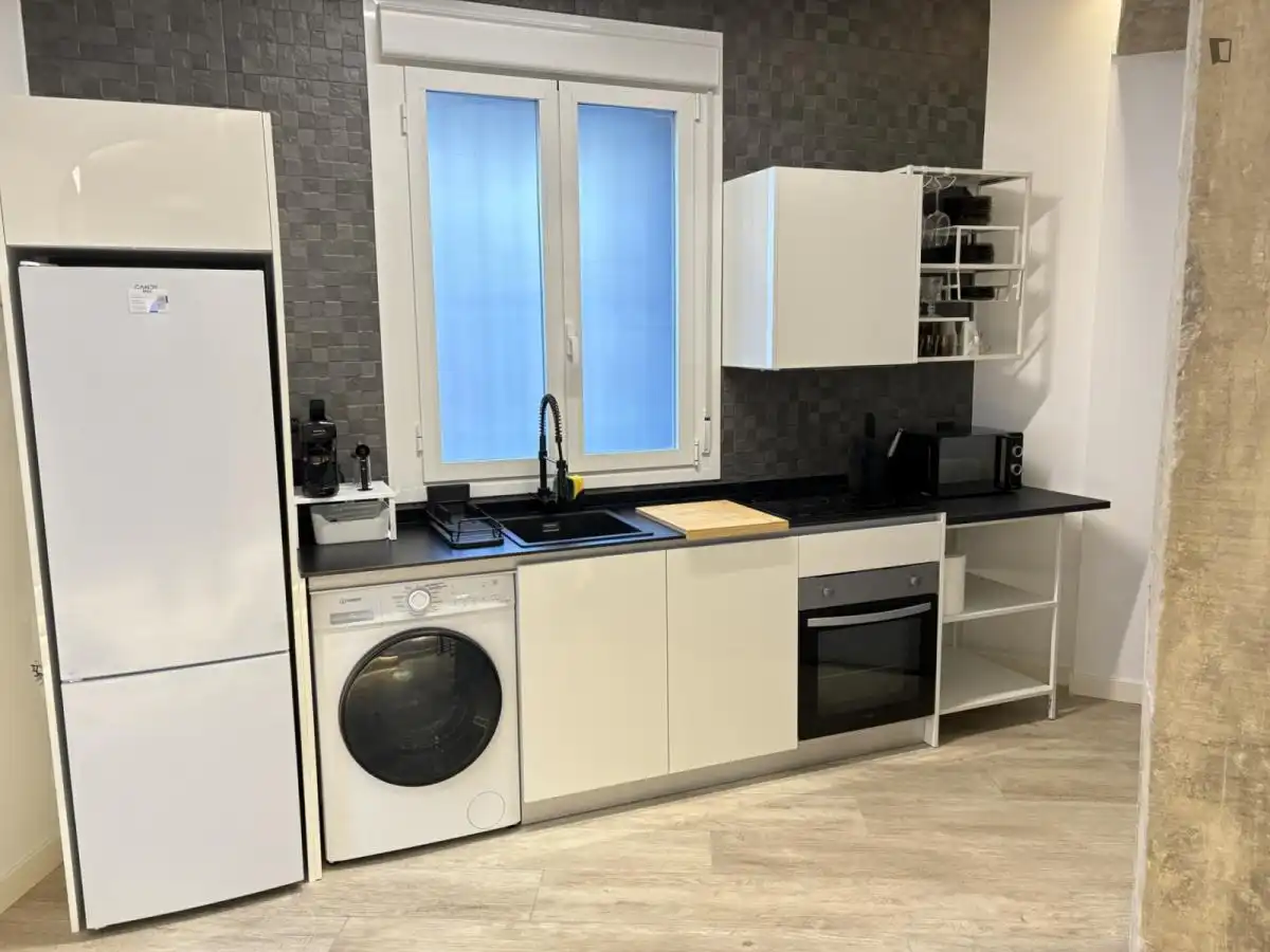 Cocina de Apartamento de alquiler en Madrid con Amueblado, Horno y Lavadora