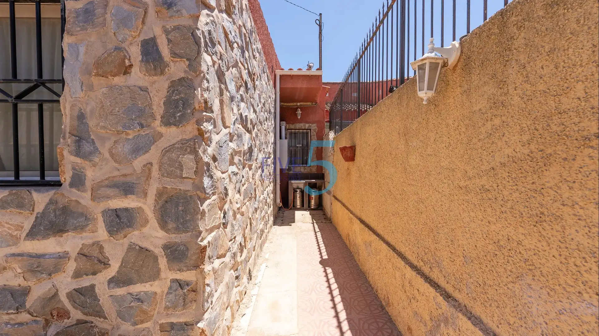 Vista exterior de Casa o xalet en venda en Cartagena amb Calefacció, Terrassa i Moblat