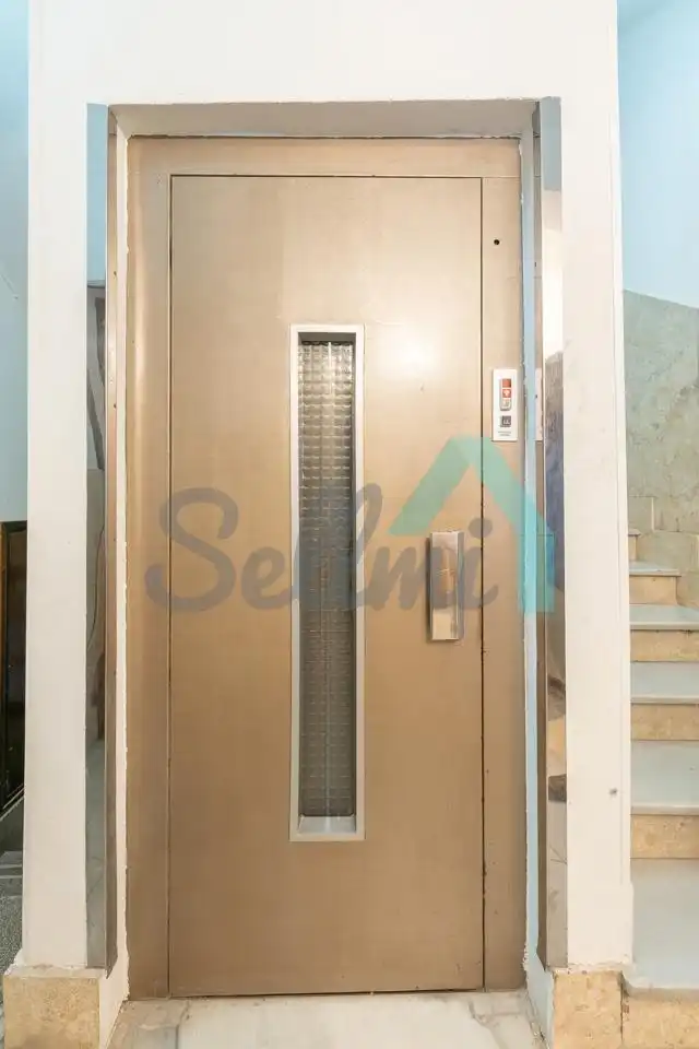 Piso en venta en Oviedo  con Calefacción, Trastero y Balcón