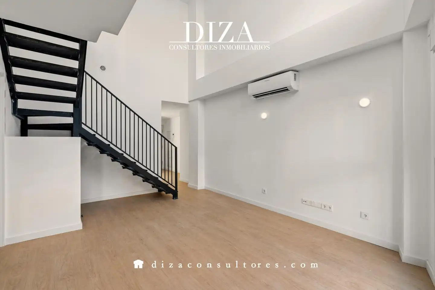 Bedroom of Flat for sale in Madrid  with Air Conditioner