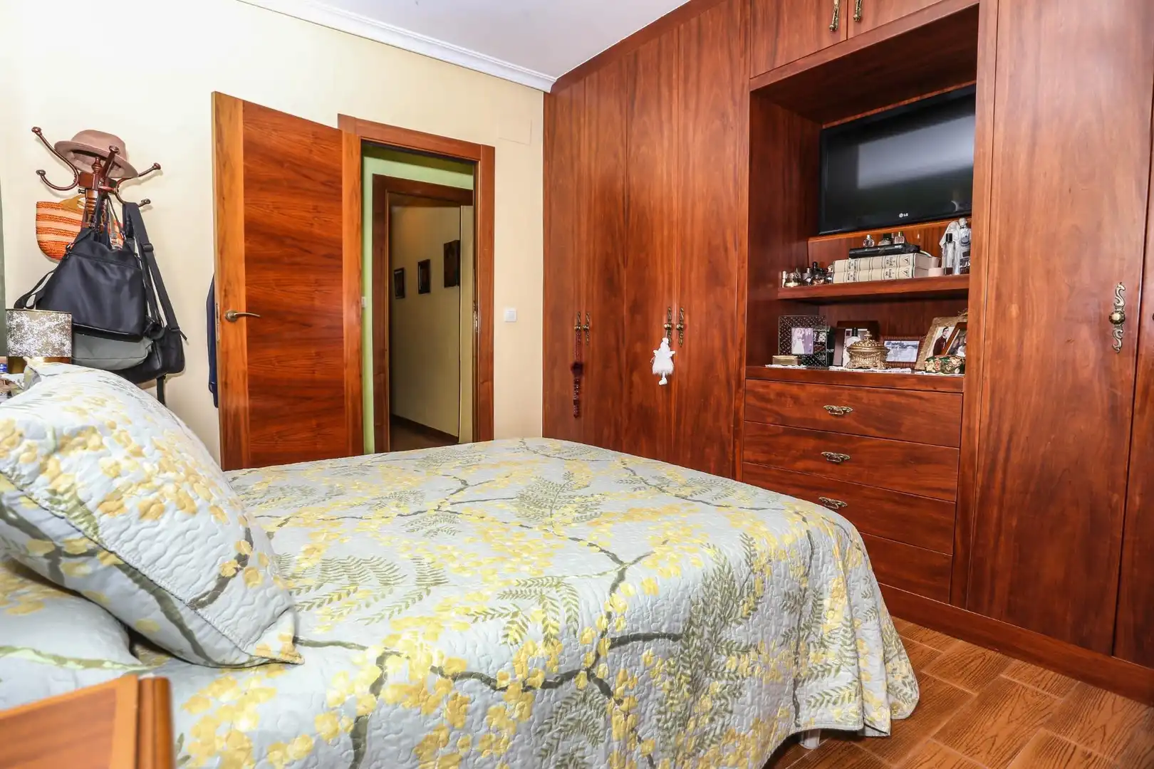 Dormitori de Casa o xalet en venda en Elda amb Aire condicionat, Calefacció i Jardí privat