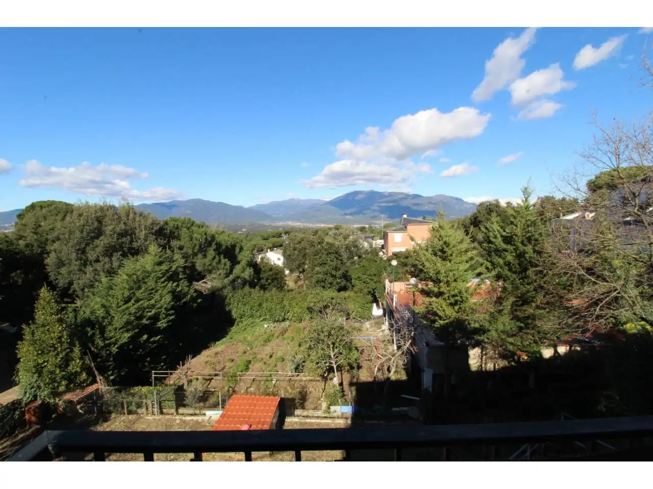 Houses for sale in Calle Orellana, 29, Vallgorguina