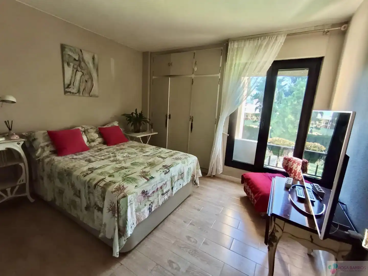 Habitación de Piso en venta en Marbella con Aire acondicionado, Terraza y Piscina comunitaria
