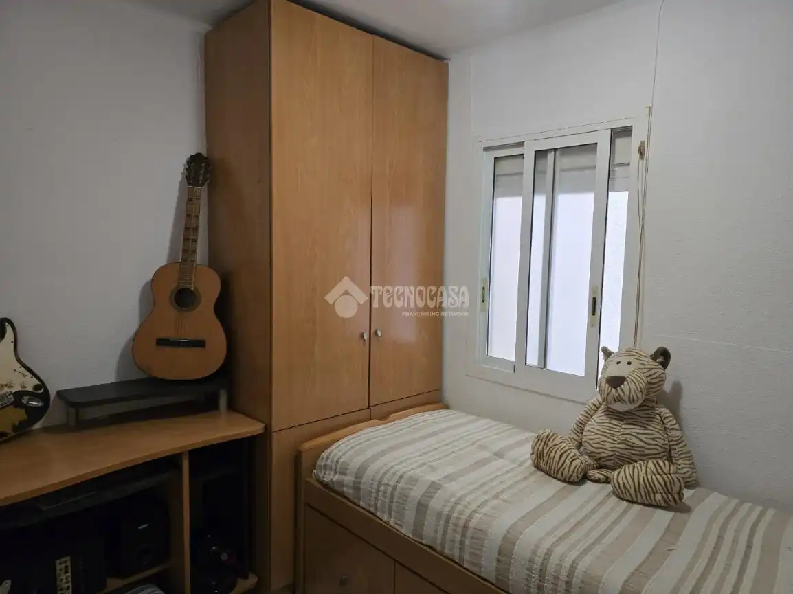 Dormitori de Pis en venda en Barcelona amb Calefacció i Balcó