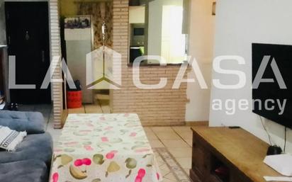 Kitchen of Flat for sale in Dos Hermanas  with Terrace