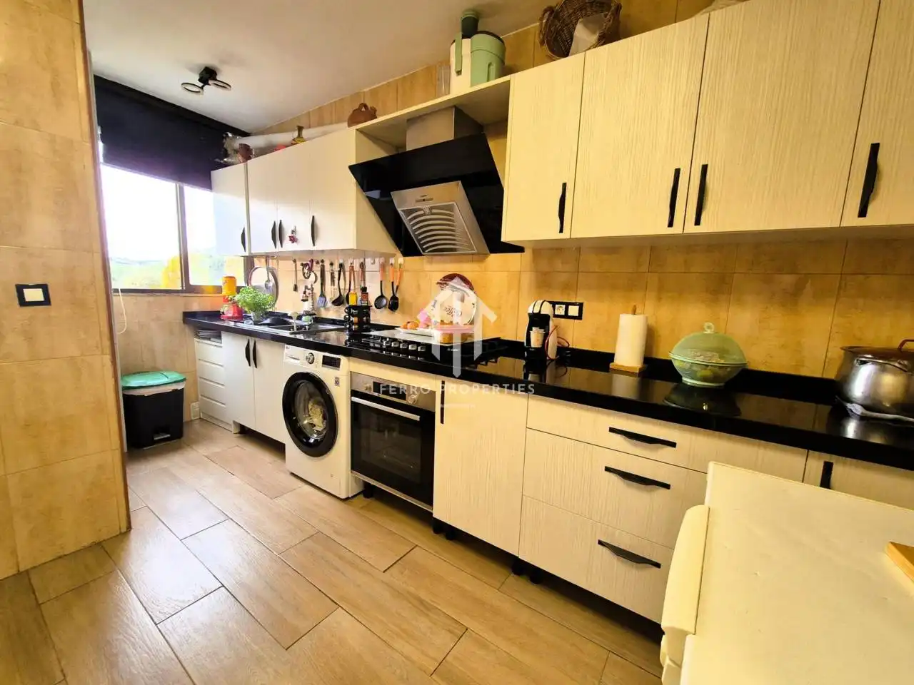 Cocina de Piso en venta en Loja con Aire acondicionado y Amueblado