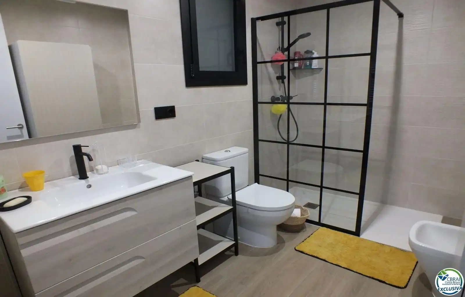 Bany de Casa o xalet en venda en Roses amb Aire condicionat, Jardí privat i Piscina