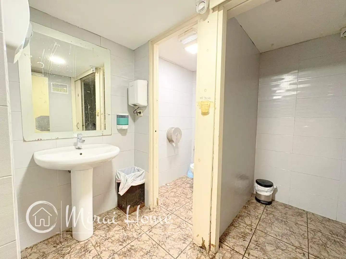 Business premises for transfer in Joan Prim, imagen 23