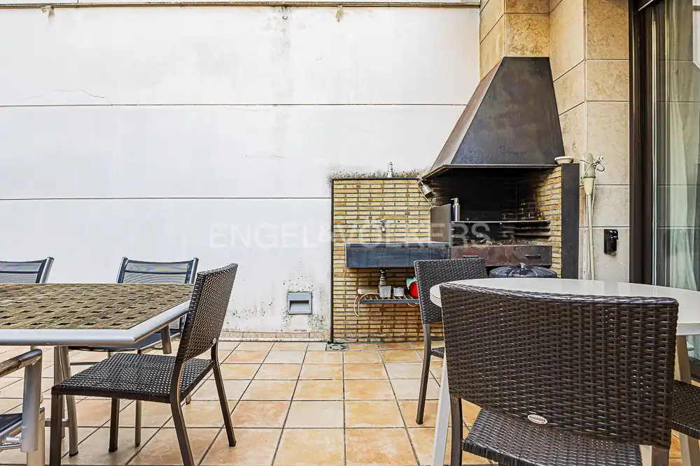 Terrassa de Casa adosada en venda en Barcelona amb Aire condicionat, Calefacció i Jardí privat