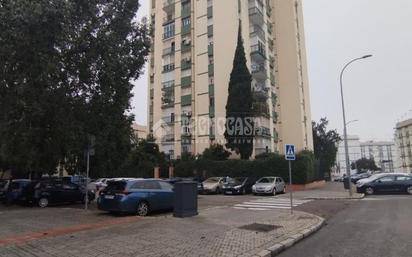 Exterior view of Flat for sale in  Sevilla Capital  with Air Conditioner, Heating and Terrace