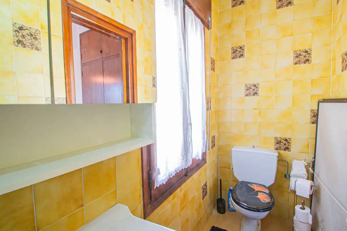 Bathroom of Houses for sale in Calpe / Calp  with Air Conditioner, Heating and Private garden