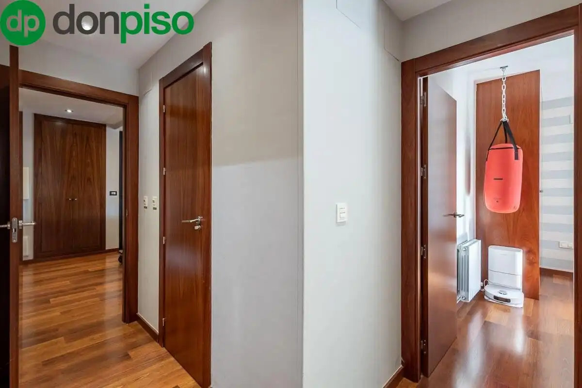 Flat for sale in Granada  with Air Conditioner, Terrace and Community pool