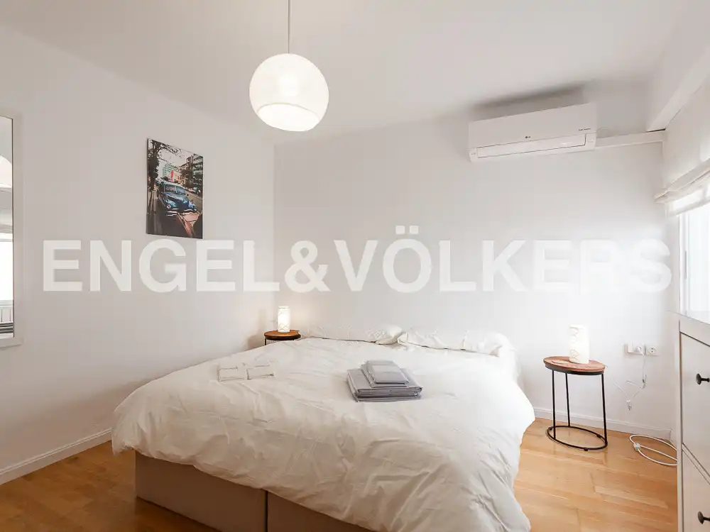 Bedroom of Attic for rent in Valencia  with Air Conditioner, Heating and Parquet flooring