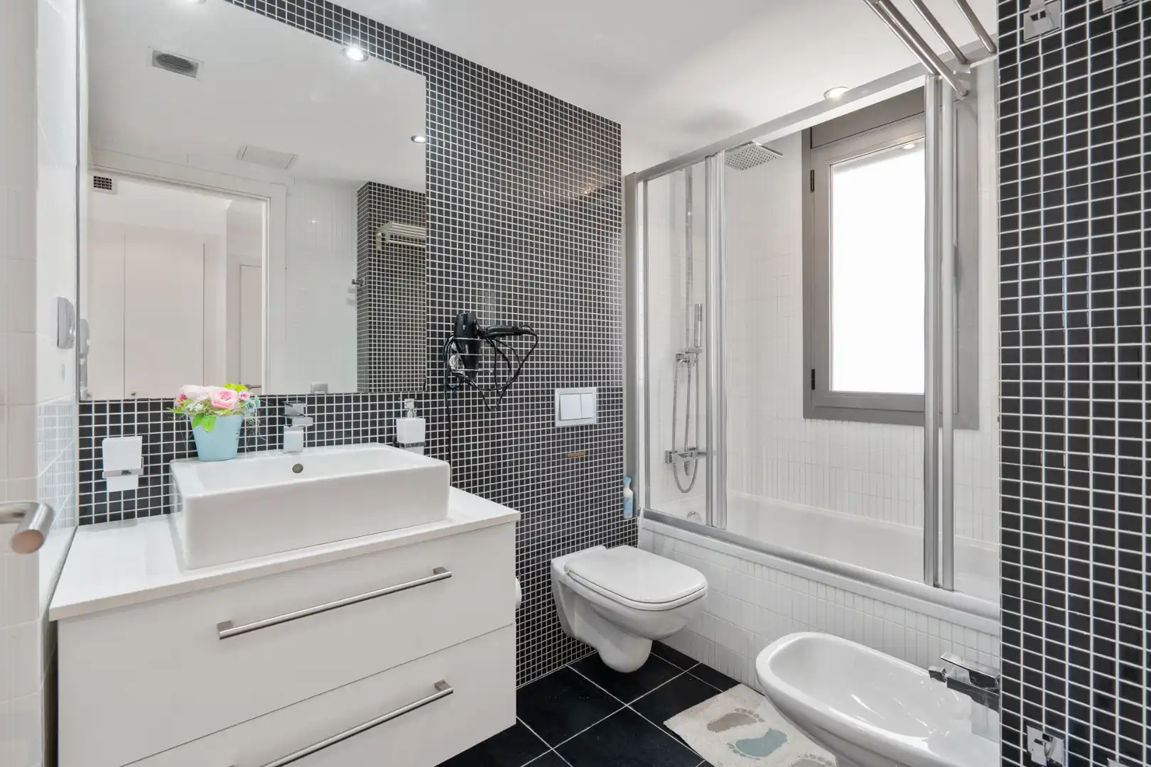 Baño de Casa adosada en venta en Torredembarra con Aire acondicionado, Calefacción y Parquet