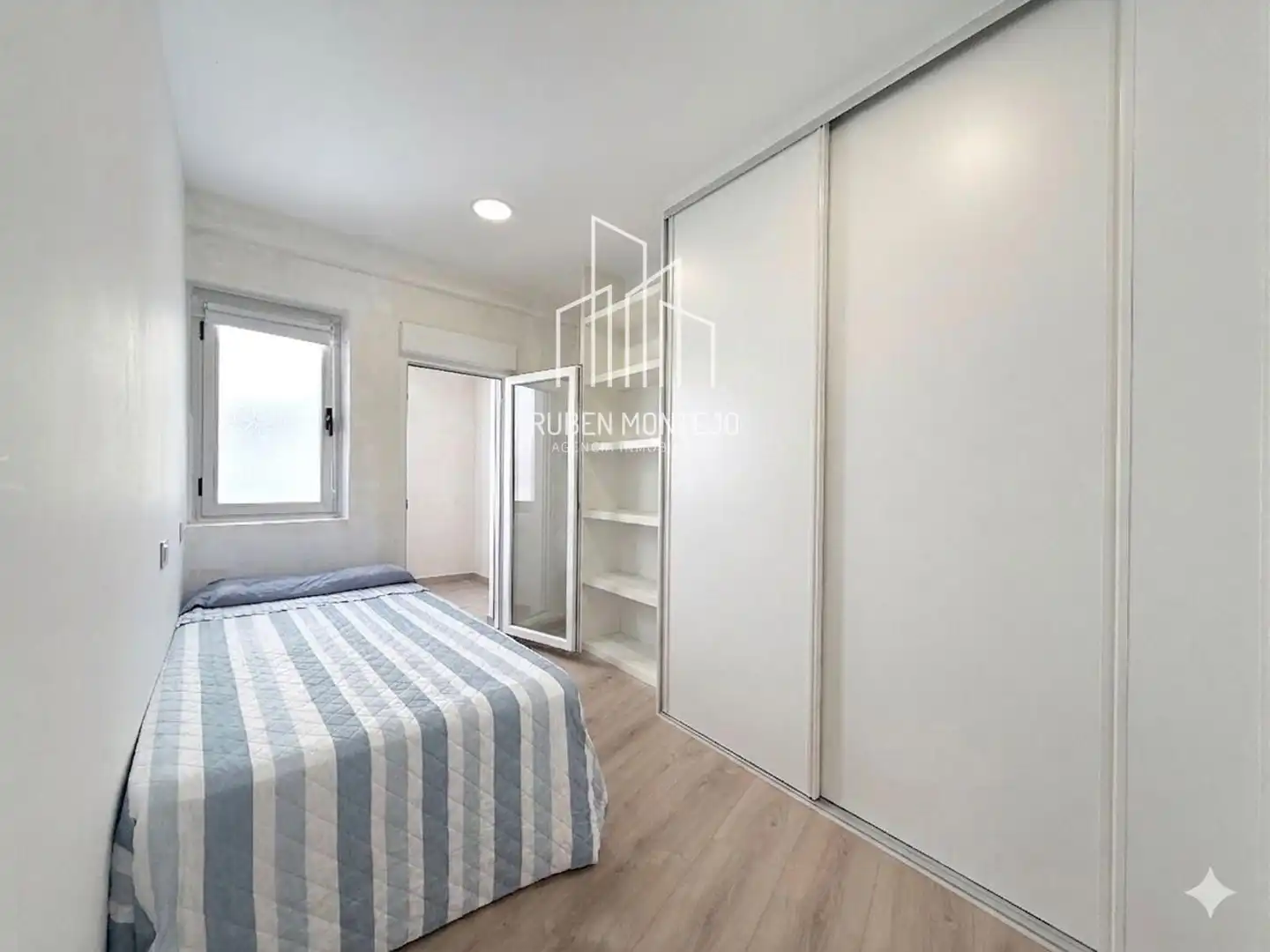 Bedroom of Flat for rent in Salamanca  with Heating, Terrace and Furnished