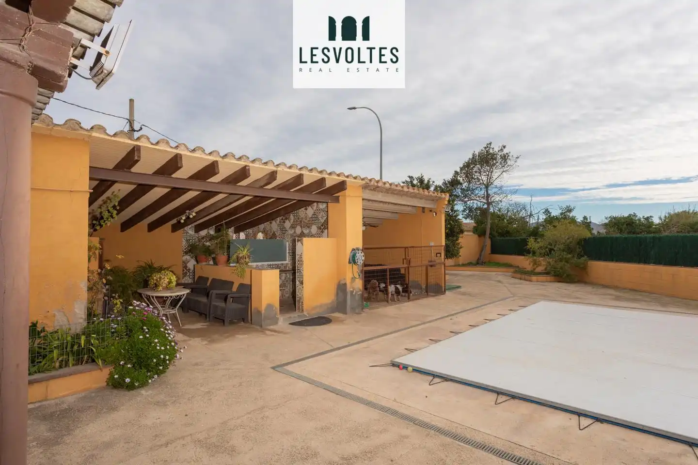 Vista exterior de Casa o chalet en venta en Verges con Aire acondicionado, Jardín privado y Parquet