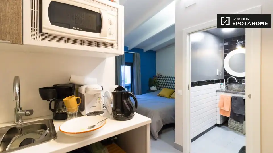 Schlafzimmer von Wohnung zur Miete in Barcelona mit Klimaanlage, Heizung und Möbliert