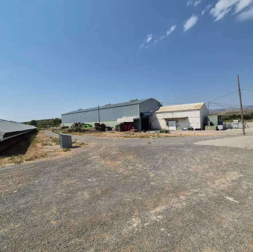 Exterior view of Commercial properties for rent in Viver  with Air Conditioner and Furnished