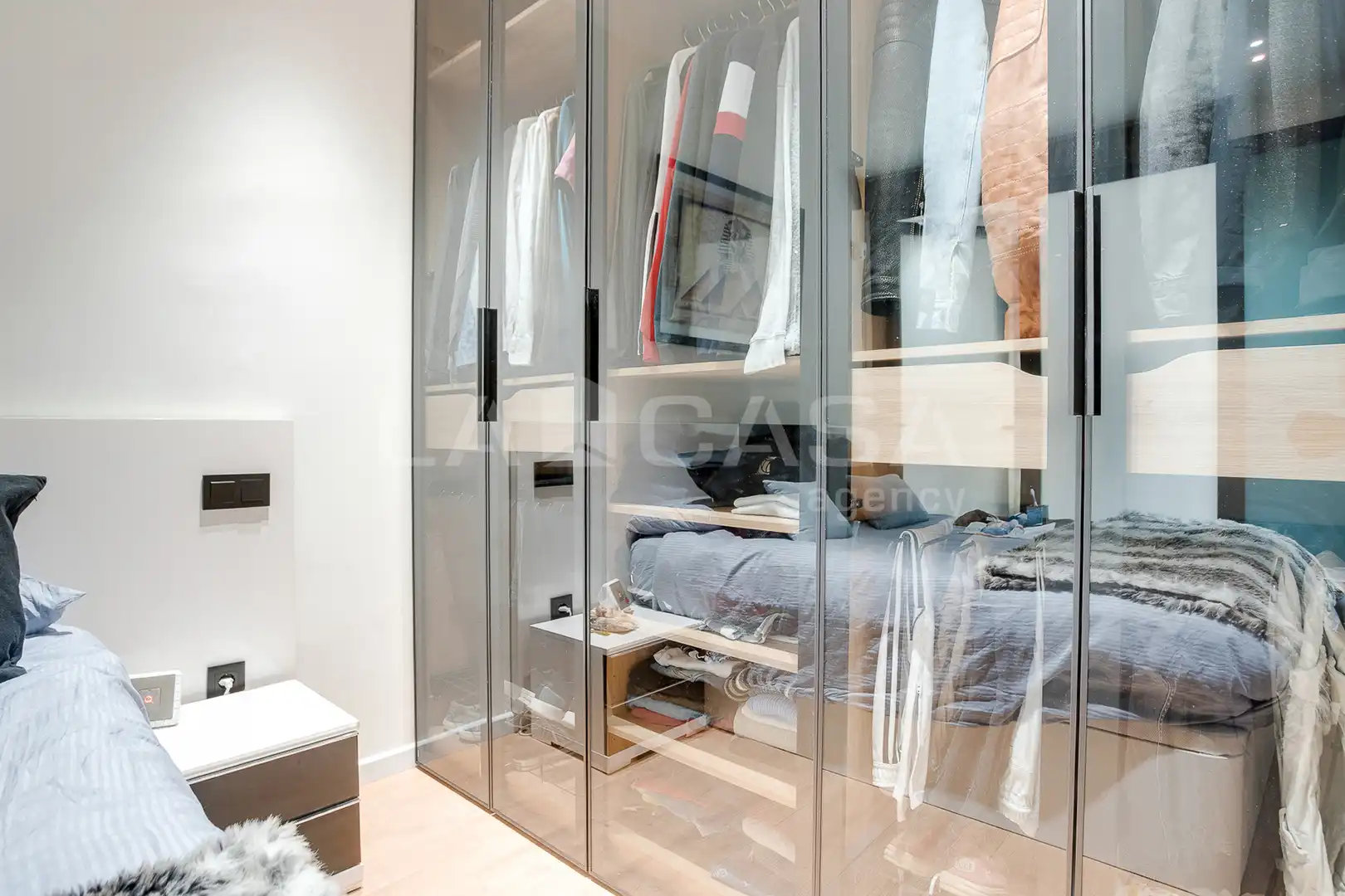 Habitación de Piso en venta en Barcelona con Balcón