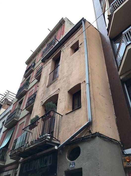 Vista exterior de Edifici en venda en  Barcelona Capital amb Alarma
