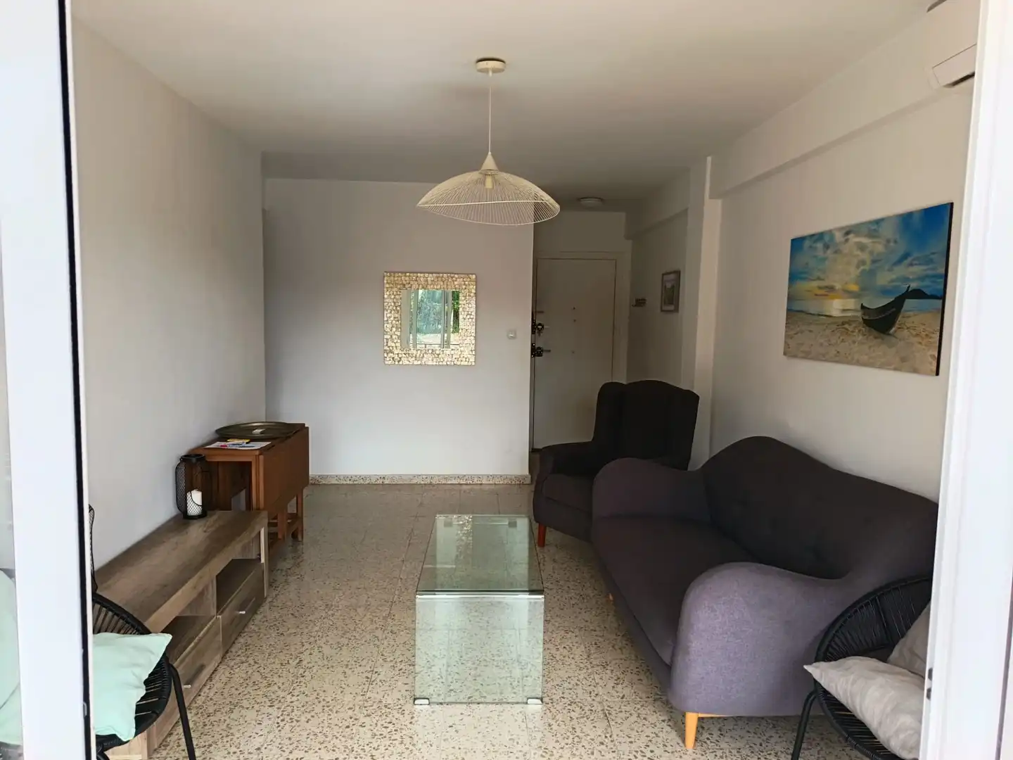 Sala d'estar de Apartament en venda en Marbella amb Aire condicionat, Terrassa i Moblat
