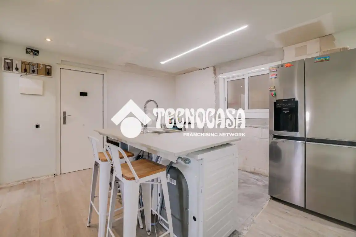 Küche von Wohnung zum Verkauf in Badalona mit Terrasse