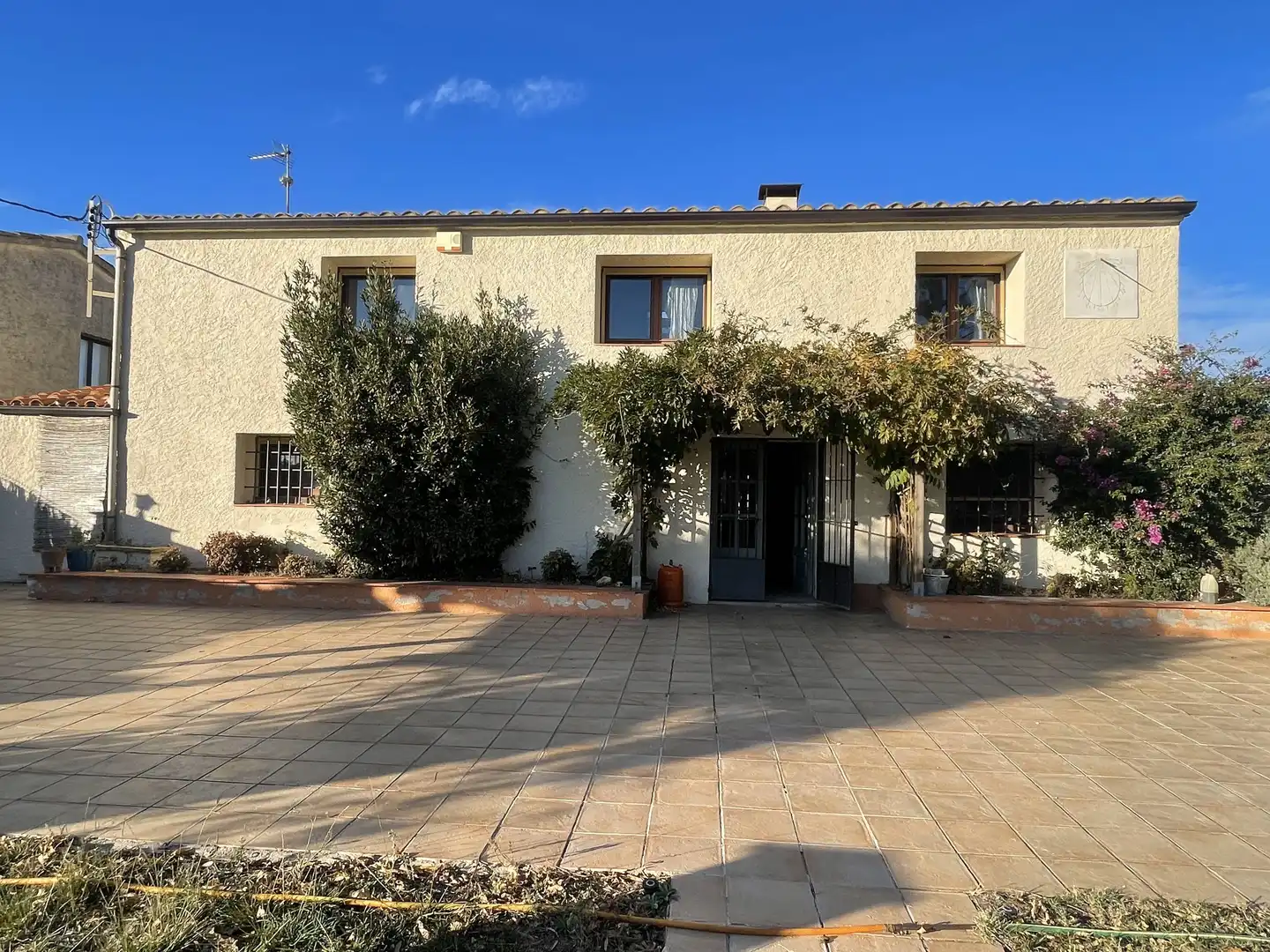 Vista exterior de Finca rústica en venta en Quart con Calefacción, Jardín privado y Parquet