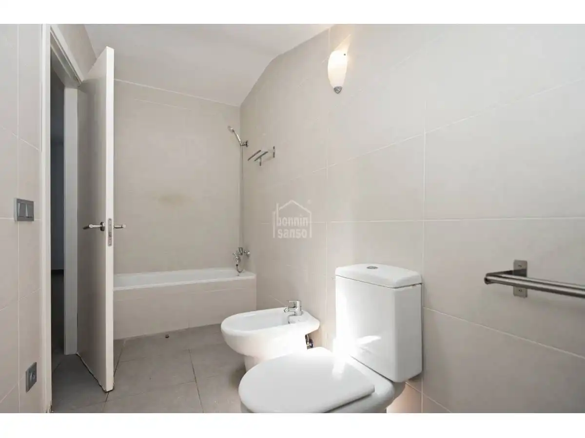 Bany de Apartament en venda en Es Mercadal amb Calefacció, Terrassa i Piscina