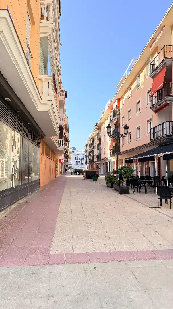 Vista exterior de Piso en venta en Marbella con Terraza, Amueblado y Horno
