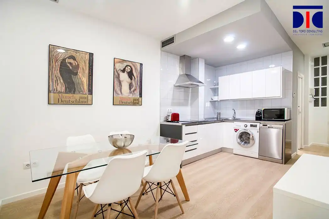 Küche von Wohnung zur Miete in Sevilla mit Klimaanlage, Heizung und Parkett