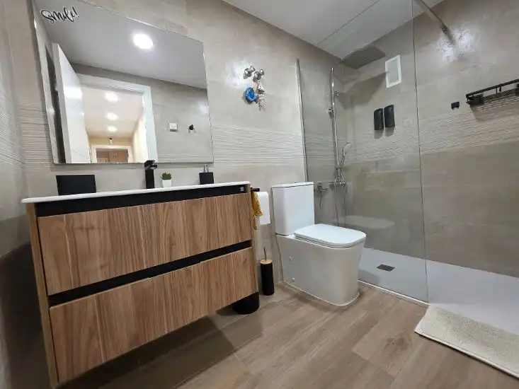 Bathroom of Flat for sale in La Manga del Mar Menor  with Furnished, Alarm and Community pool