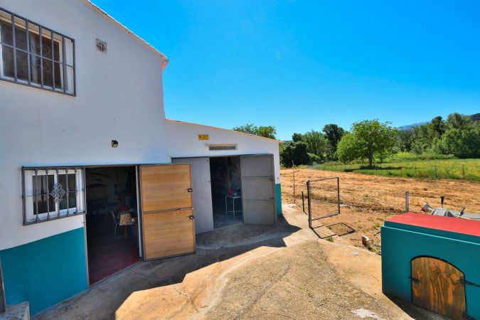 Exterior view of Country house for sale in Ronda  with Air Conditioner, Heating and Private garden
