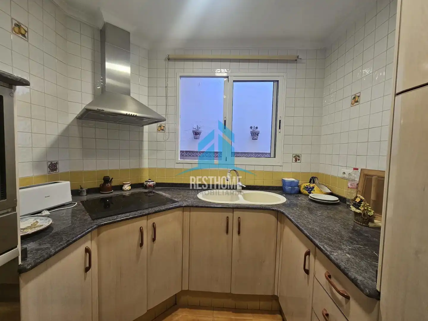 Küche von Einfamilien-Reihenhaus zum Verkauf in Guadassuar mit Heizung, Terrasse und Abstellraum
