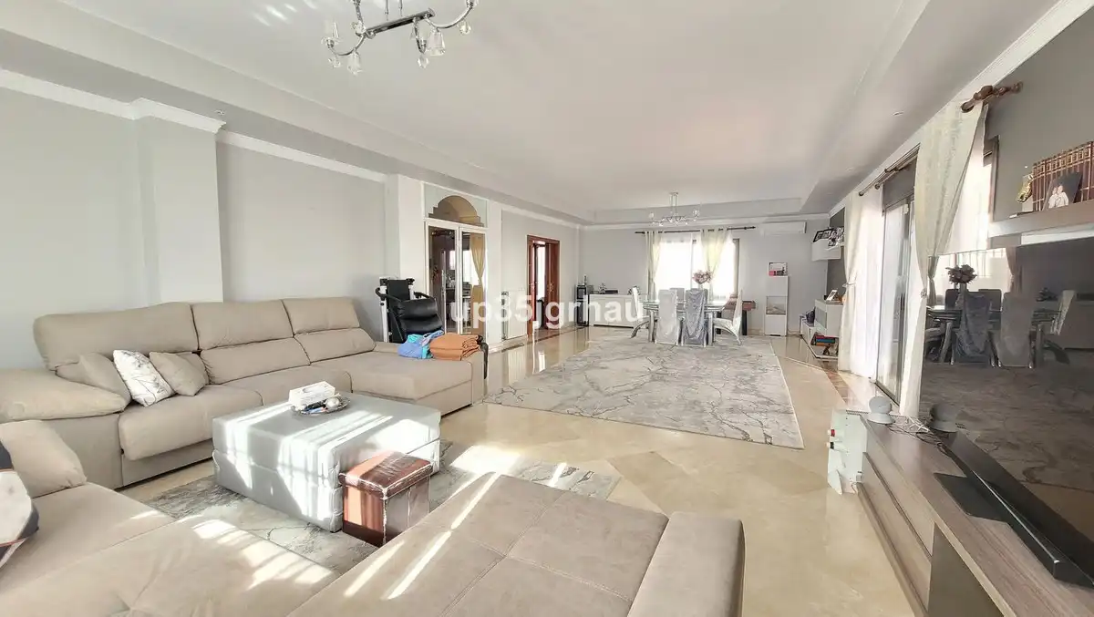 Villa mit Pool zum Verkauf in Avenida Benamara 15, imagen 3