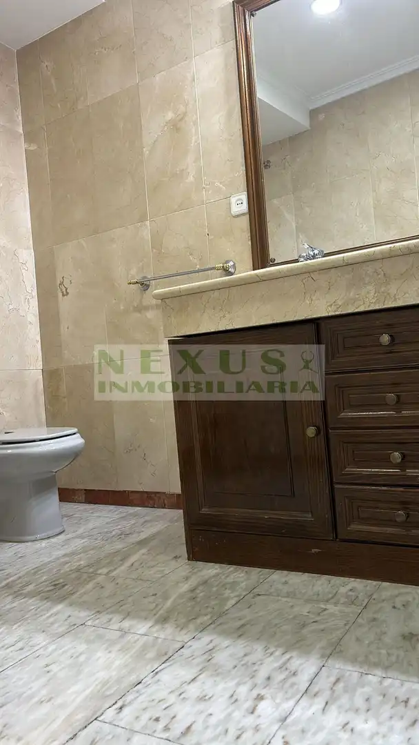 Bathroom of Flat for sale in Cáceres  with Air Conditioner, Heating and Storage room