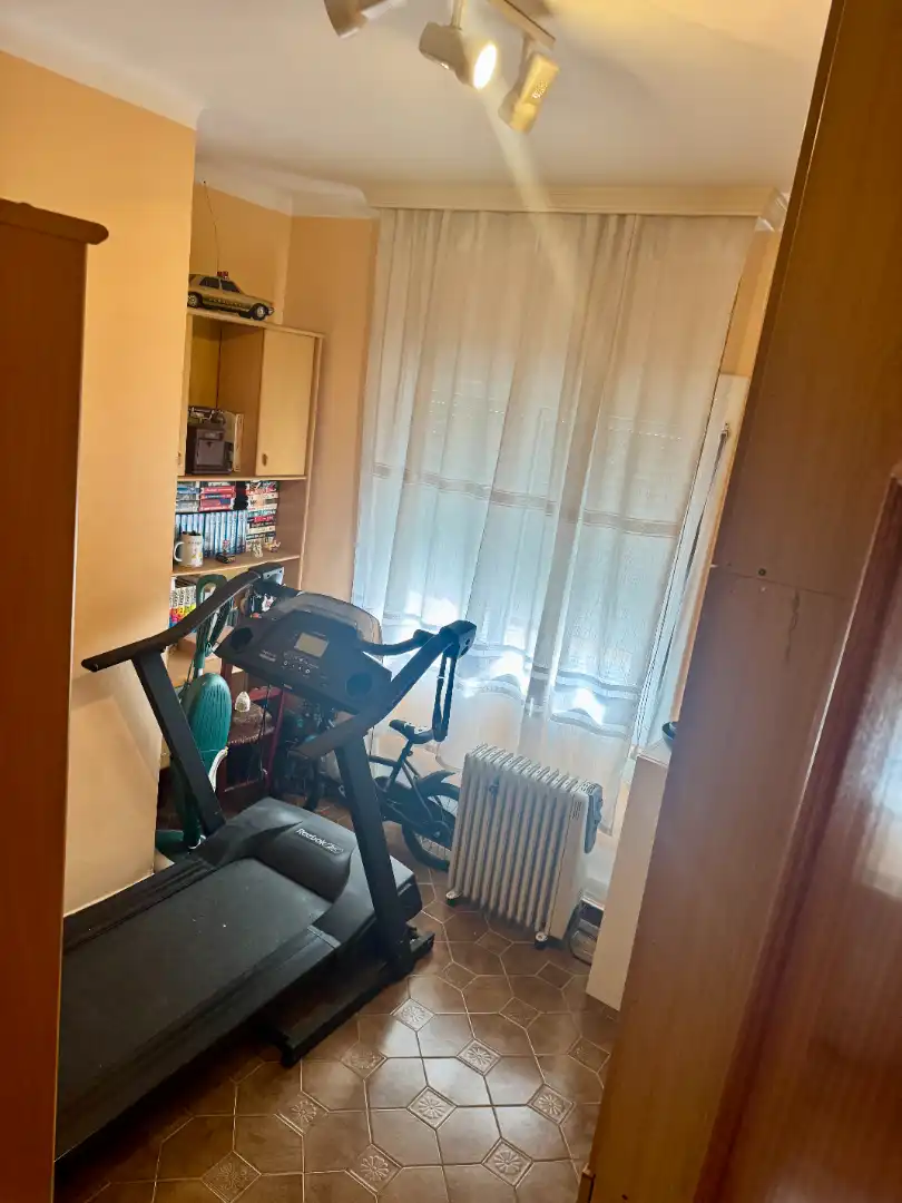 Dormitori de Àtic en venda en L'Hospitalet de Llobregat amb Aire condicionat, Terrassa i Traster