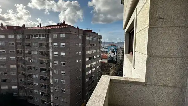 Außenansicht von Maisonette zum Verkauf in Vigo  mit Heizung, Parkett und Terrasse