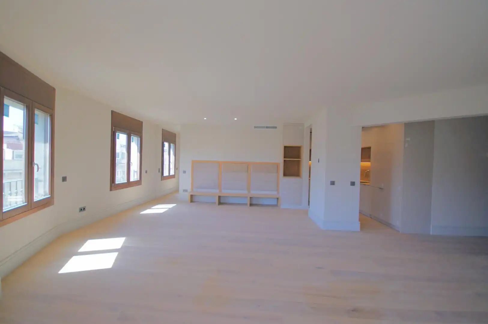 Living room of Flat for sale in Barcelona  with Air Conditioner, Heating and Parquet flooring